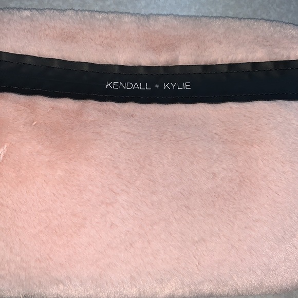 Kendall & Kylie Fanny Pack/Belt Bag - Picture 2 of 7